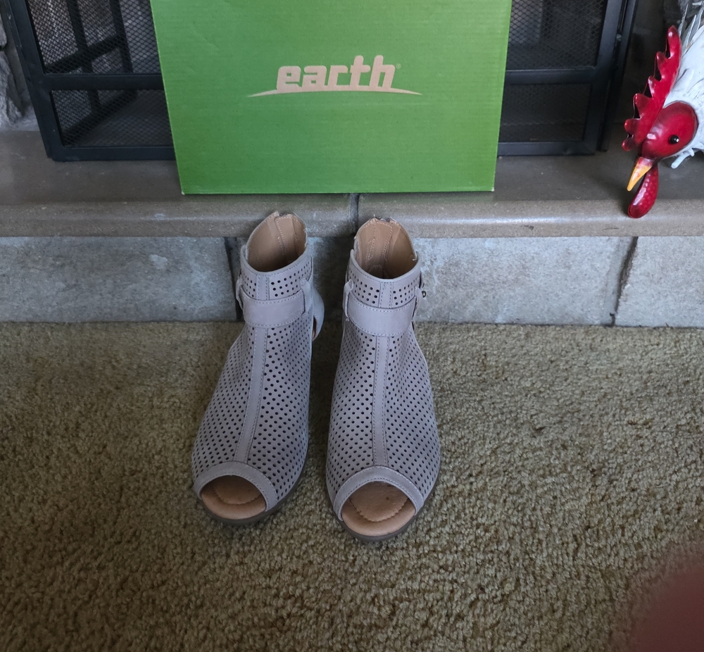 Earth Women's Taupe Perforated Peep-Toe Ankle Sandals